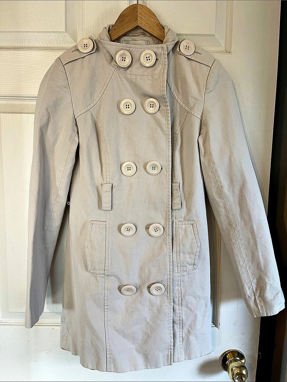 Urban Behavior Double-Breasted Trench Coat in White Size XS/P